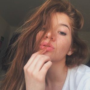 Meet your Posher, Ester